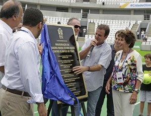 Unveiling the plaque at the inauguration.